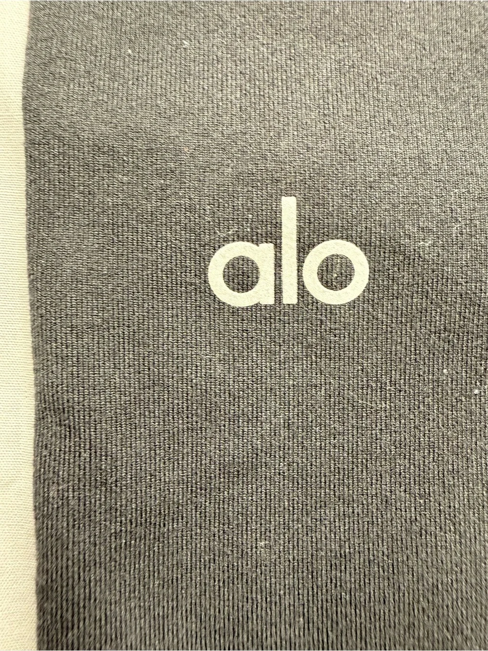 ALO Yoga sleek black
